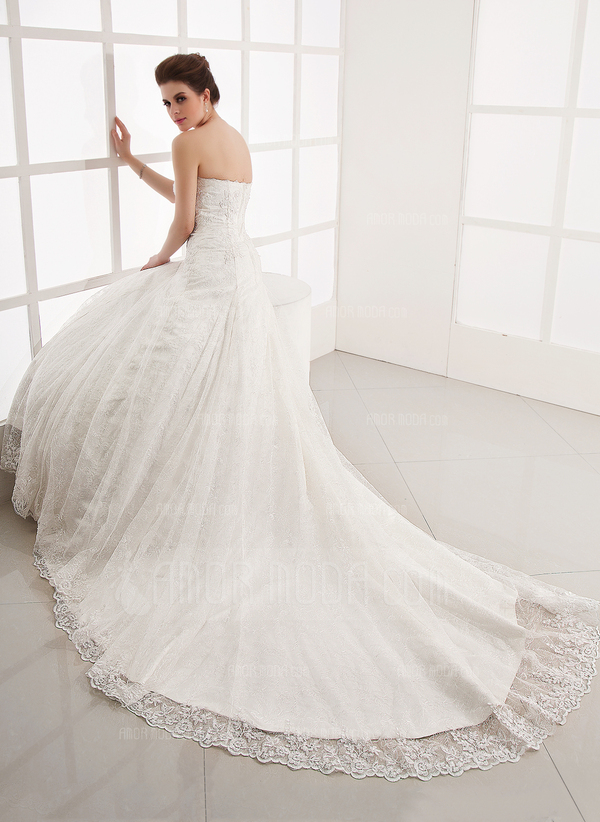 Ligne-A/Princesse Sans bretelles Traîne Chapelle Satin Dentelle Robe de Mariée avec Perlé (002011586)