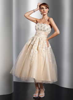 Robe de Mariée Ligne-A/Princesse Sans bretelles Longeur à mi jambe Satin Tulle Robe de Mariée avec Ondulé Dentelle Perlé Fleurs (002014765)