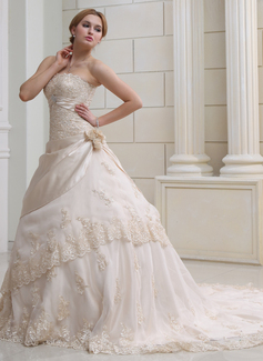 Robe de Mariée bal Sans bretelles Traîne Chapelle Charmeuse Dentelle Robe de Mariée avec Ondulé Perlé Fleurs (002000356)
