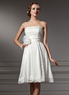 Robe de Mariée Ligne-A/Princesse Sans bretelles Mi-longues Satin Dentelle Robe de Mariée avec Fleurs (002004004) Robe de Mariée Ligne-A/Princesse Sans bretelles Mi-longues Satin Dentelle Robe de Mariée avec Fleurs (002004004)