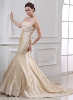 A-Line/Princess Strapless Court Train Taffeta Lace Wedding Dresses With Ruffle Lace Beadwork (002000